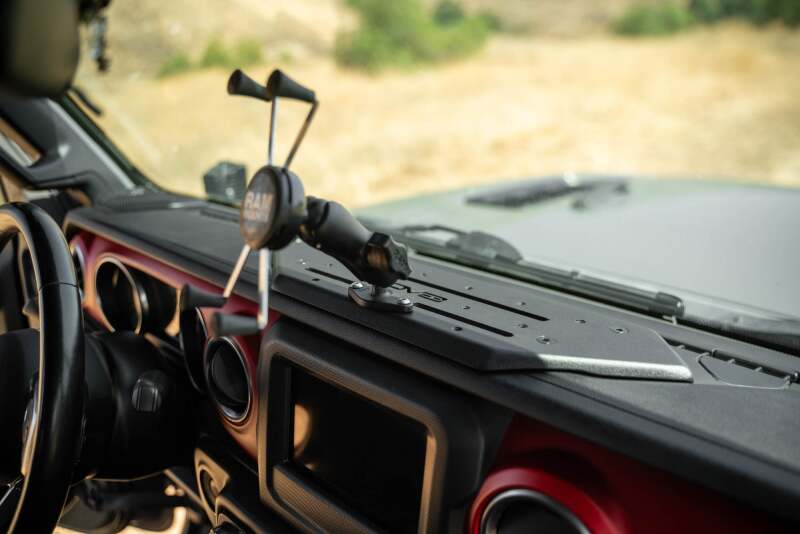 DV8 Offroad 18-23 Jeep Wrangler JL/20-23 Gladiator JT Device Dash Mount V2