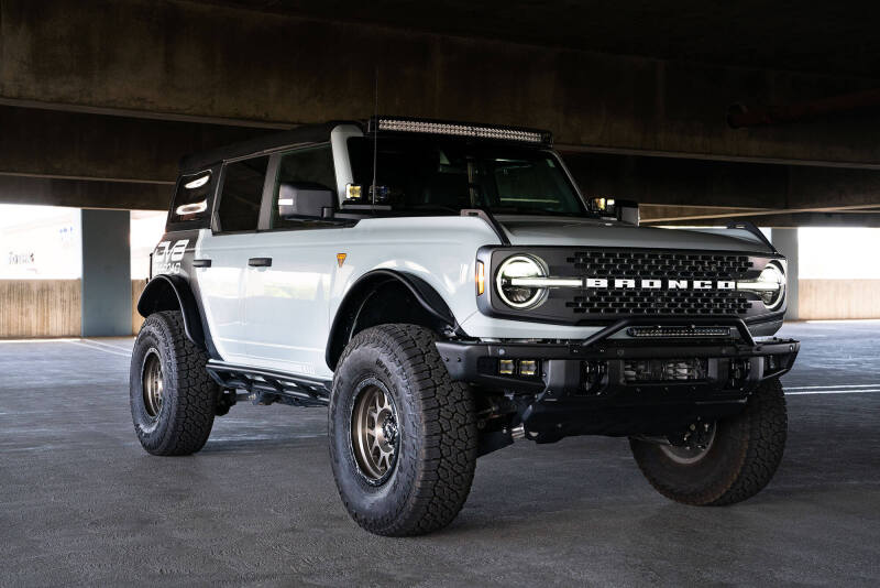 DV8 Offroad 21+ Ford Bronco Curved Light Bracket for 12 3in. Pod Lights
