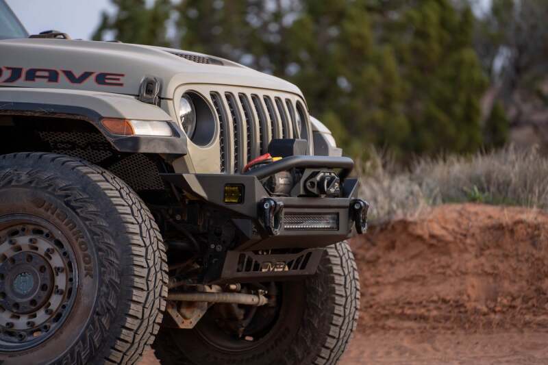DV8 Offroad 18-23 Jeep Wrangler JL / 20-23 Jeep Gladiator JT FS-7 Mid-Width Winch Front Bumper