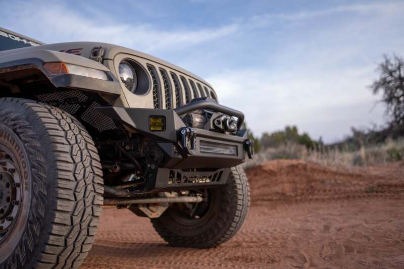 DV8 Offroad 18-23 Jeep Wrangler JL / 20-23 Jeep Gladiator JT FS-7 Mid-Width Winch Front Bumper