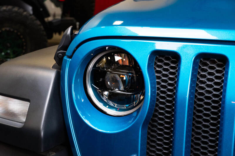 DV8 Offroad 18-22 Jeep Gladiator Wrangler LED Projector Headlights
